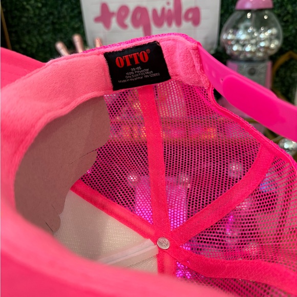 NWT - OTTO - PREPPY GOLF - PATCH TRUCKER HAT w/REMOVEABLE gold chain! - Picture 3 of 3